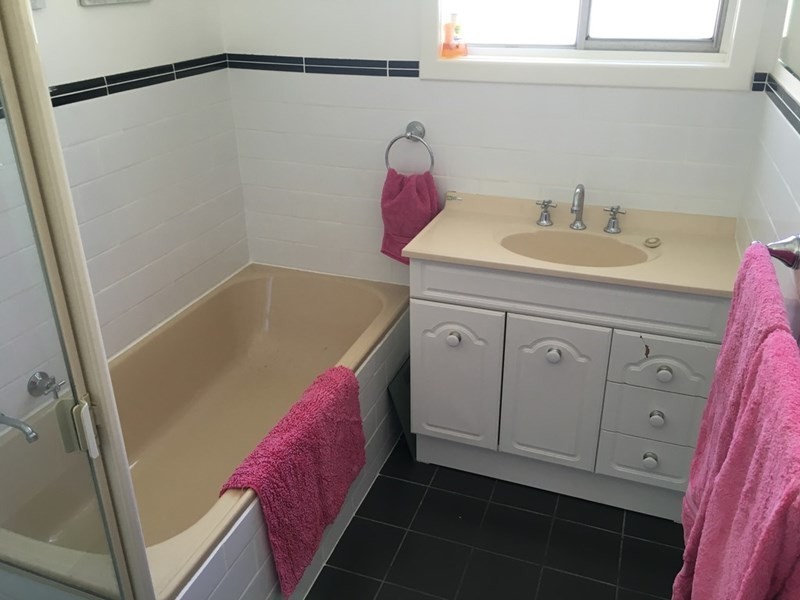 28 Guilford Street, Clare SA 5453