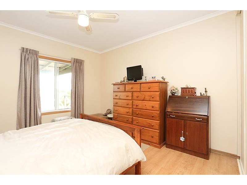 17 Esther Lane, Port Julia SA 5575