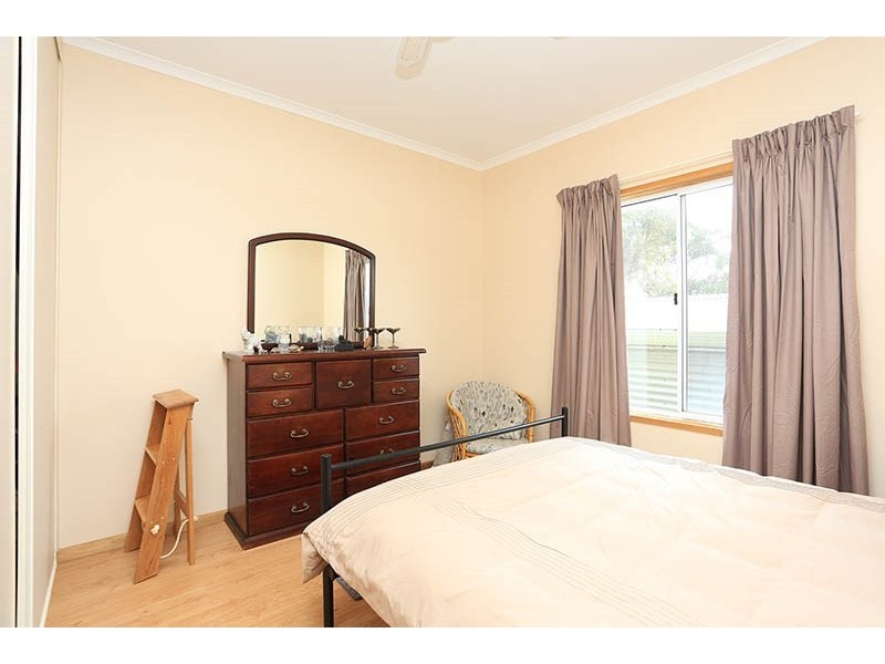 17 Esther Lane, Port Julia SA 5575