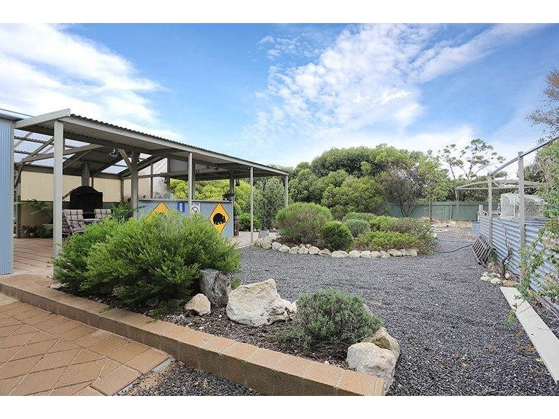 17 Esther Lane, Port Julia SA 5575
