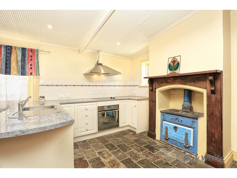 8 West Street, Burra SA 5417