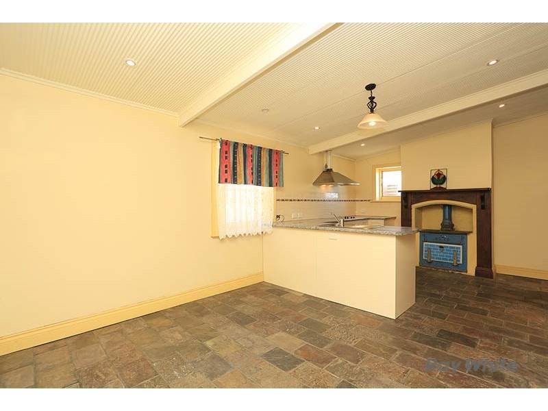 8 West Street, Burra SA 5417