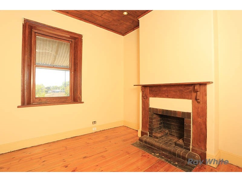 8 West Street, Burra SA 5417