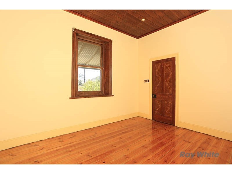 8 West Street, Burra SA 5417