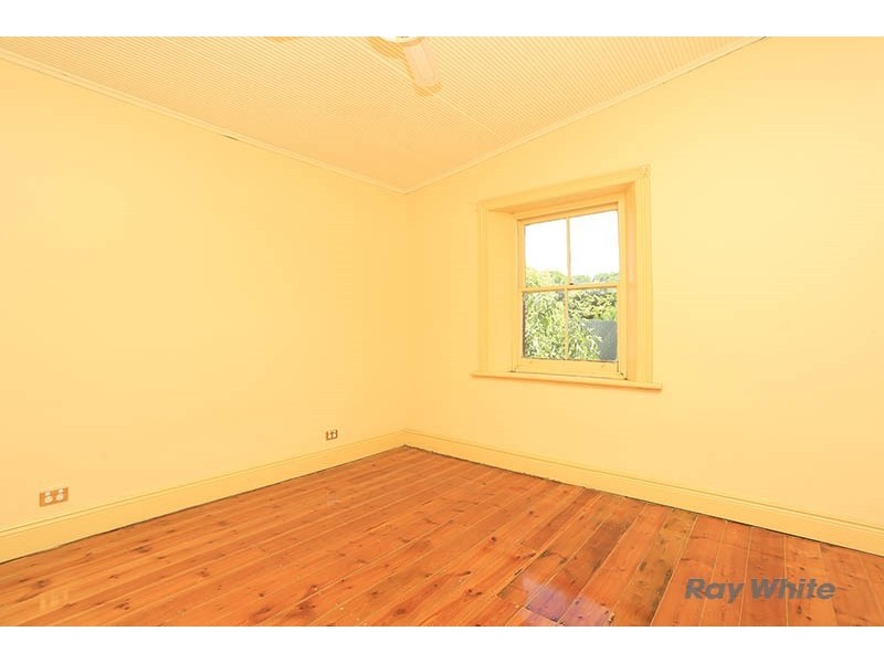 8 West Street, Burra SA 5417