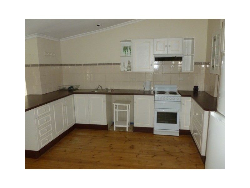 8 Young Street, Burra SA 5417