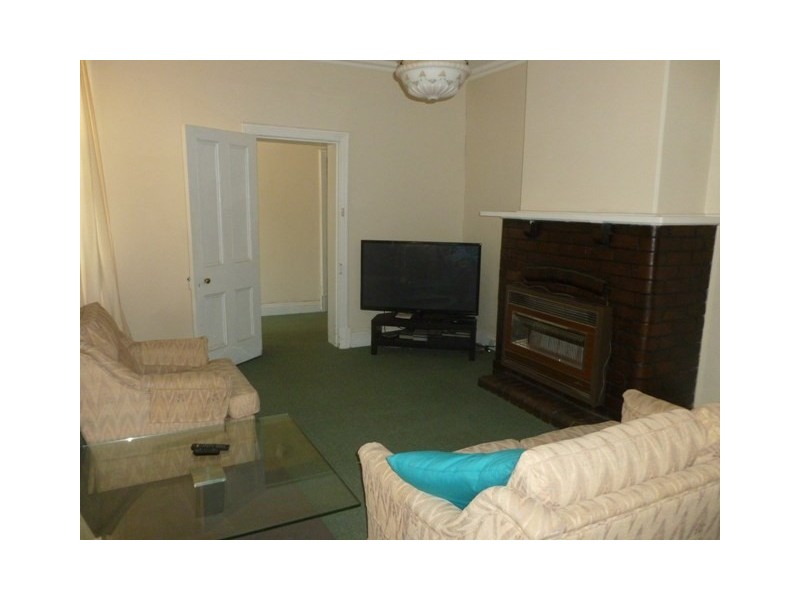 8 Young Street, Burra SA 5417