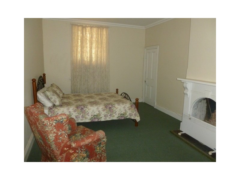 8 Young Street, Burra SA 5417