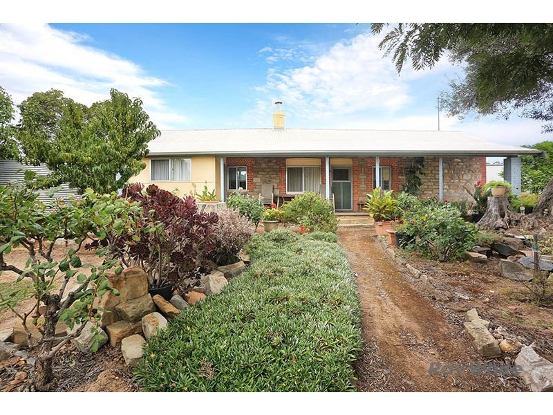 8345 Horrocks Highway, Clare SA 5453