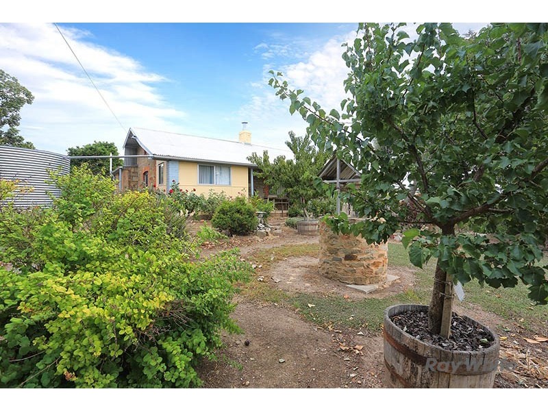 8345 Horrocks Highway, Clare SA 5453