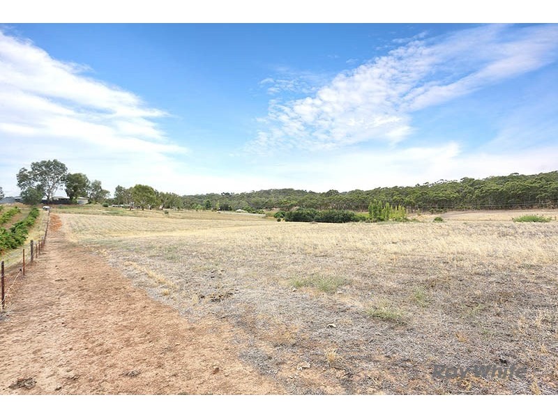 8345 Horrocks Highway, Clare SA 5453