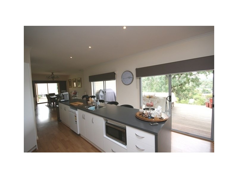 13 Michael Court, Clare SA 5453