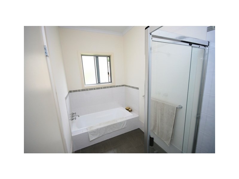 13 Michael Court, Clare SA 5453