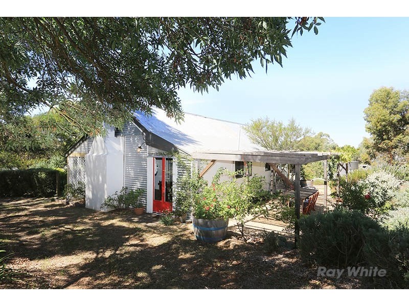 5 North Terrace, Watervale SA 5452