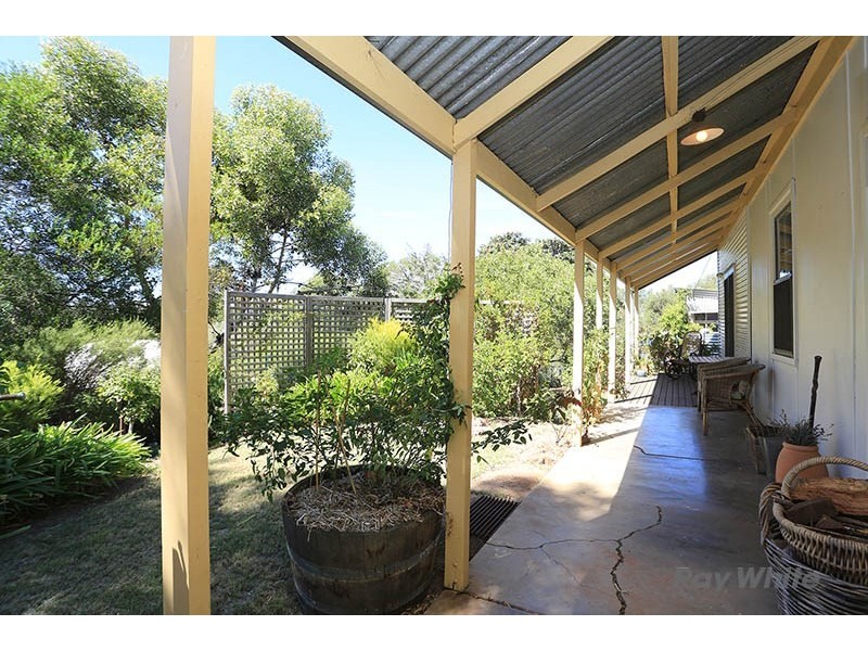 5 North Terrace, Watervale SA 5452