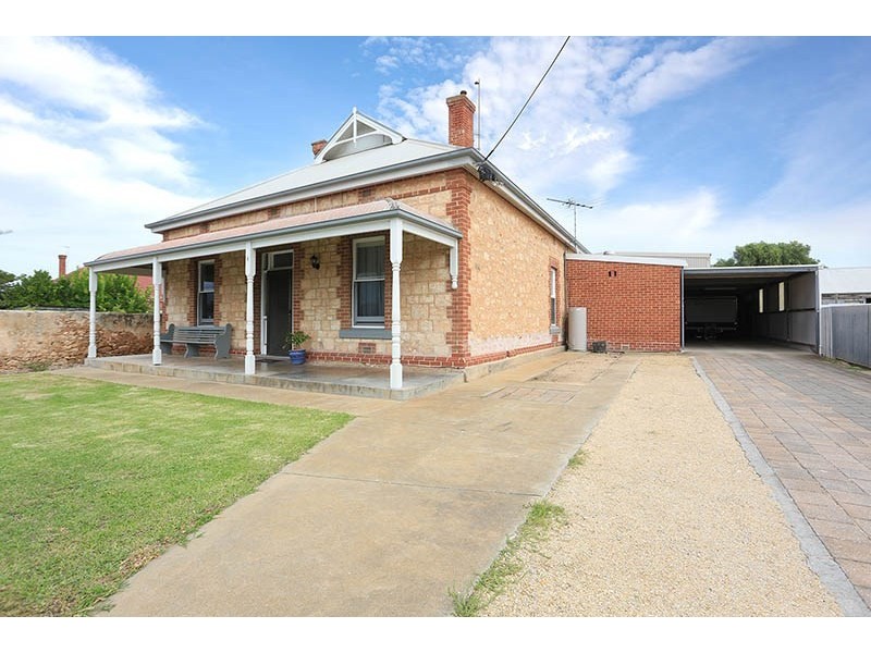 8 Fourth Street, Ardrossan SA 5571