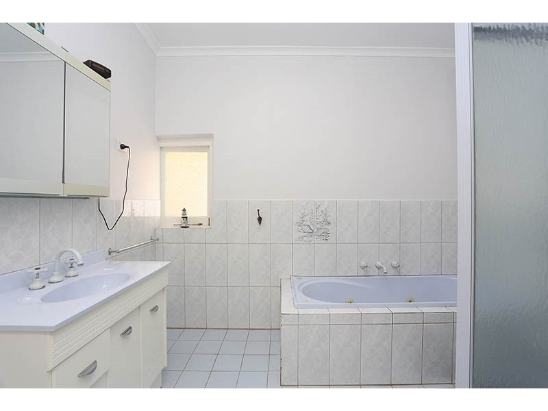 8 Fourth Street, Ardrossan SA 5571