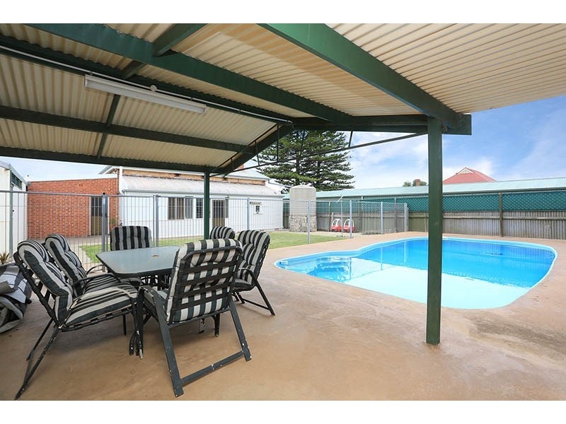 8 Fourth Street, Ardrossan SA 5571