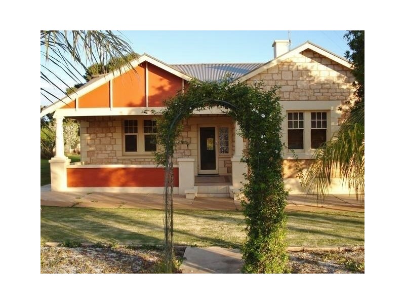 14 Commercial Street, Robertstown SA 5381