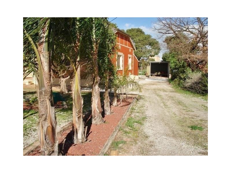 14 Commercial Street, Robertstown SA 5381