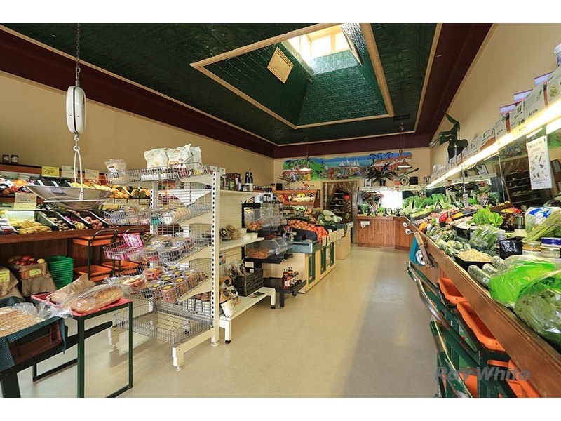 Main Nth Rd, BJ’s Fruit Barrow, Clare SA 5453