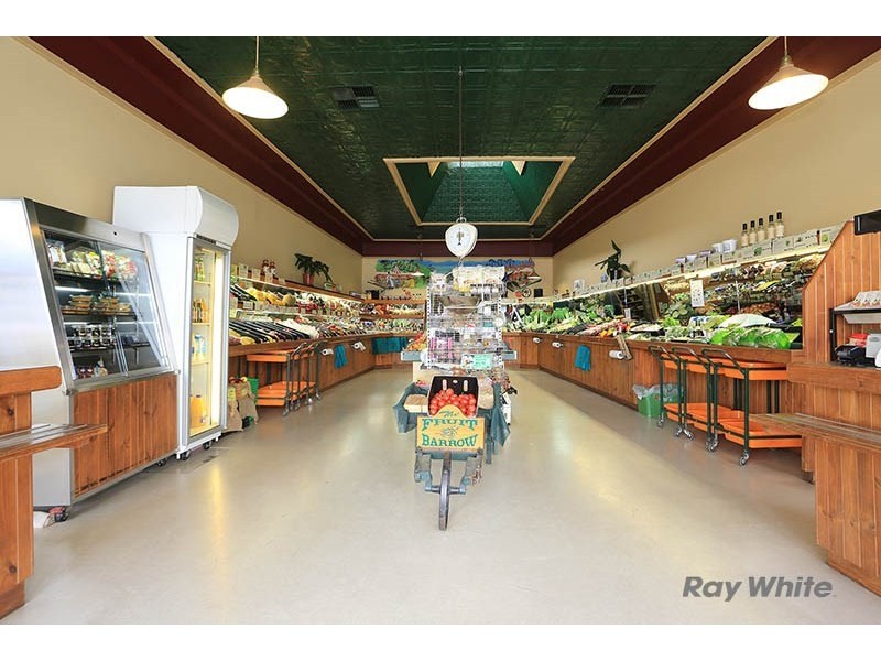 Main Nth Rd, BJ’s Fruit Barrow, Clare SA 5453