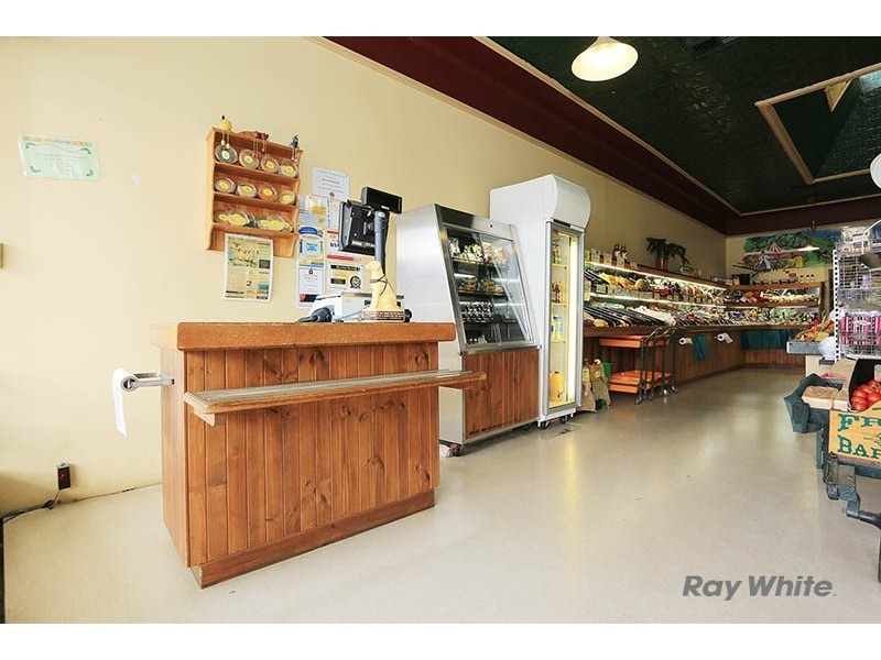 Main Nth Rd, BJ’s Fruit Barrow, Clare SA 5453
