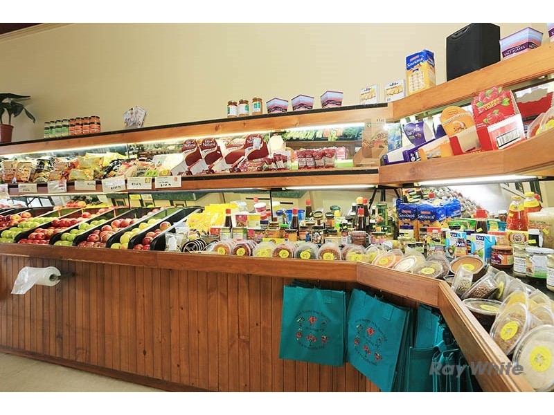 Main Nth Rd, BJ’s Fruit Barrow, Clare SA 5453