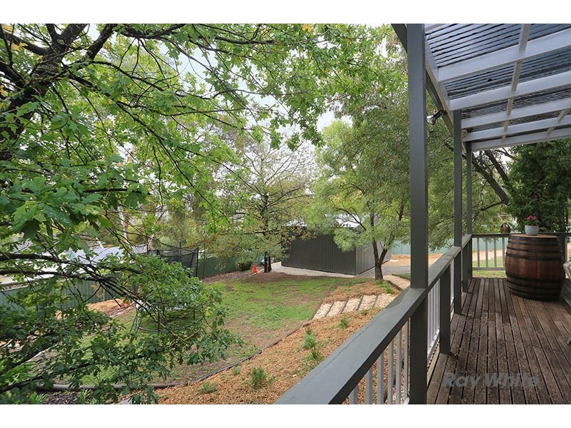 7 Beare Street, Clare SA 5453