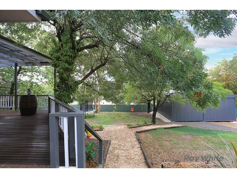 7 Beare Street, Clare SA 5453