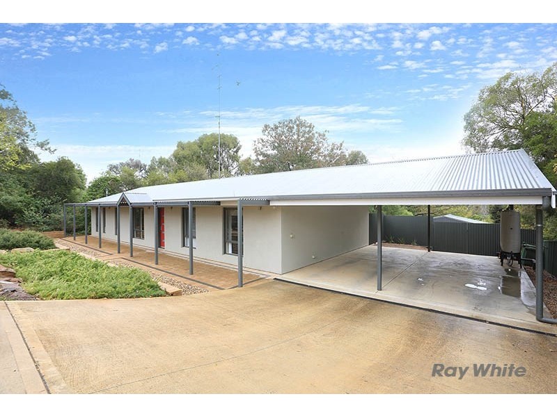 7 Beare Street, Clare SA 5453