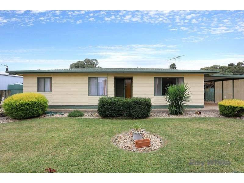 4 Strickland Street, Riverton SA 5412