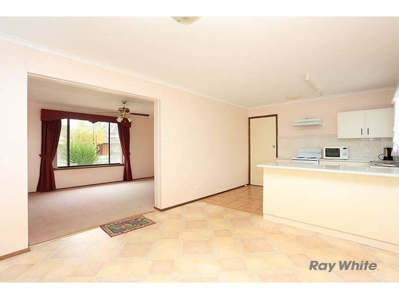 4 Strickland Street, Riverton SA 5412