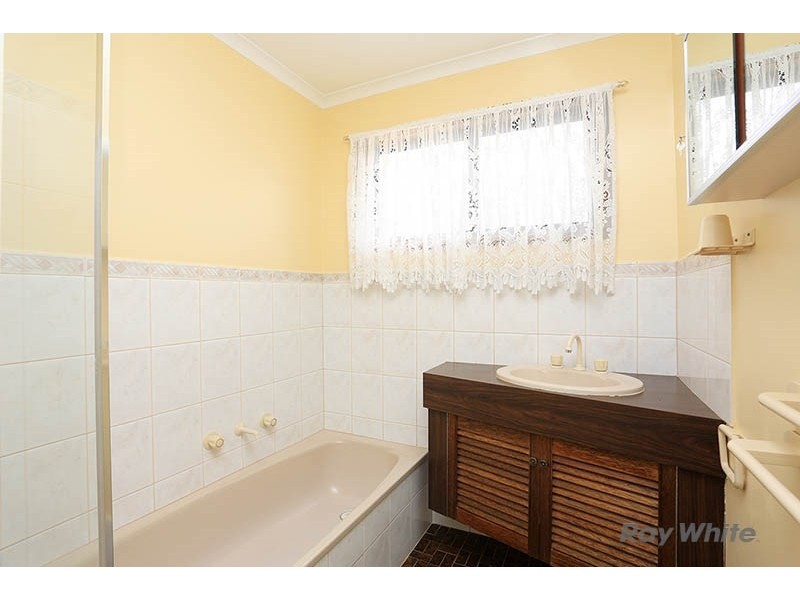 4 Strickland Street, Riverton SA 5412