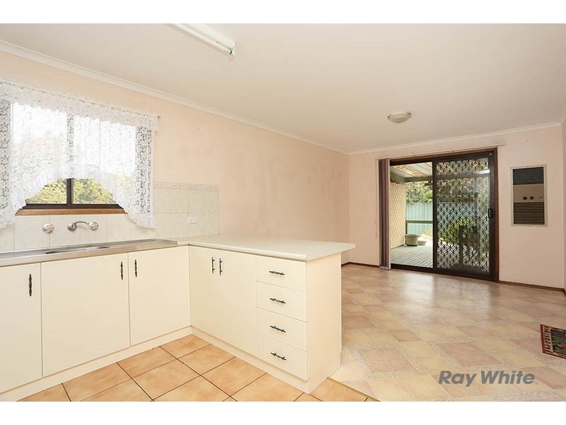 4 Strickland Street, Riverton SA 5412