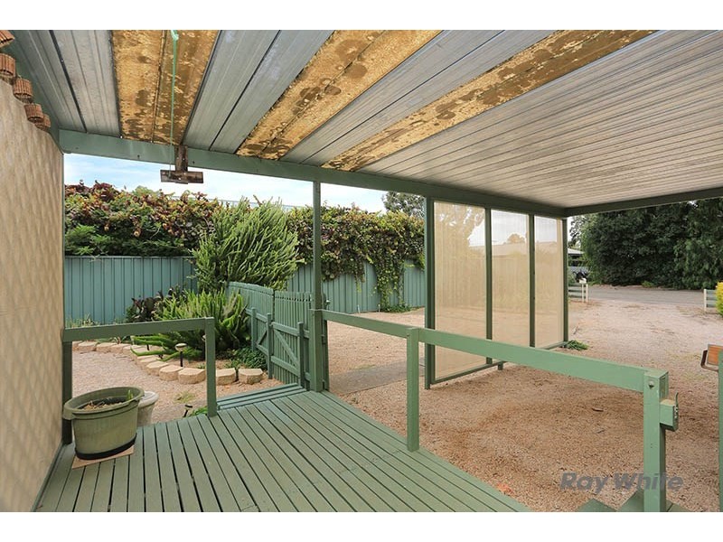 4 Strickland Street, Riverton SA 5412