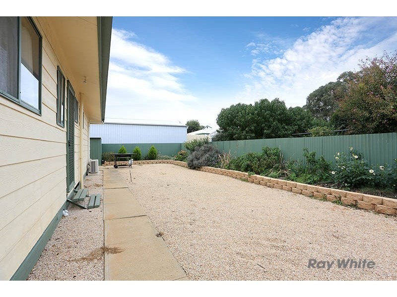 4 Strickland Street, Riverton SA 5412