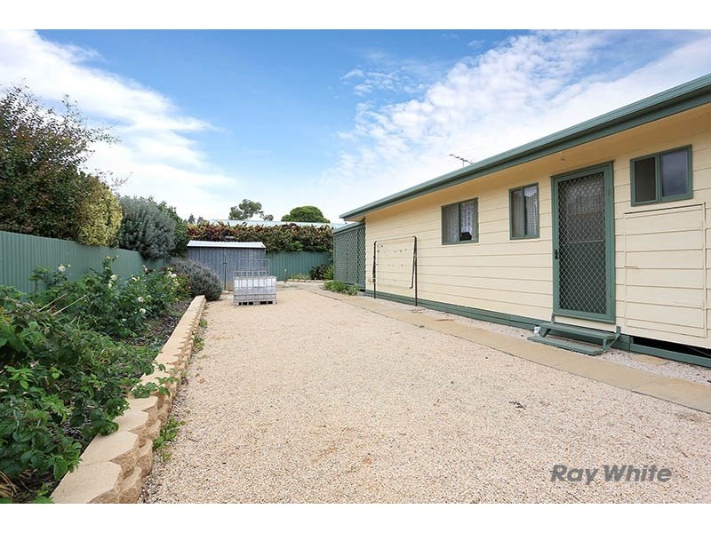 4 Strickland Street, Riverton SA 5412