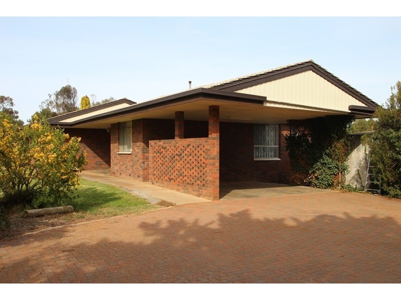 8 Paradise, Burra SA 5417