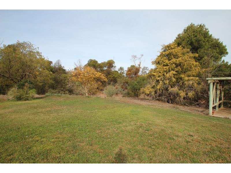 8 Paradise, Burra SA 5417