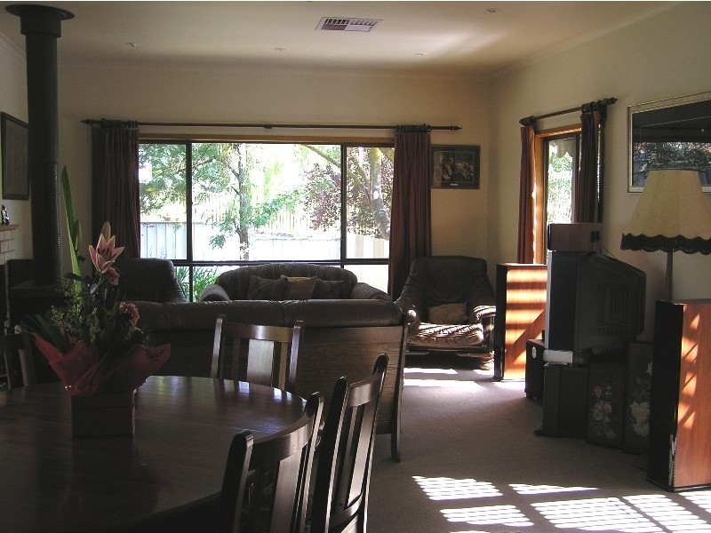 1 Stanley Place, Clare SA 5453