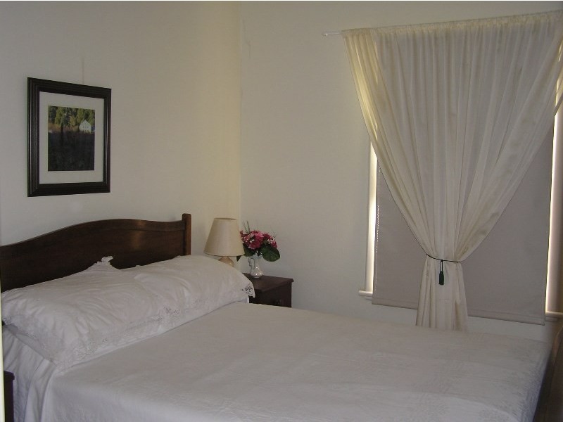 1 Stanley Place, Clare SA 5453