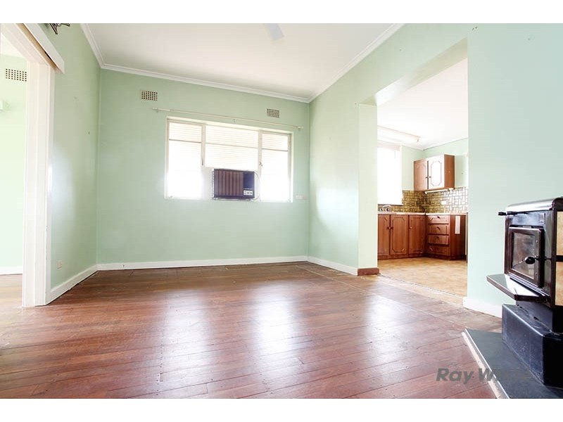 8 Sabine Street, Clare SA 5453