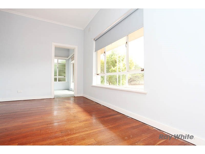 8 Sabine Street, Clare SA 5453