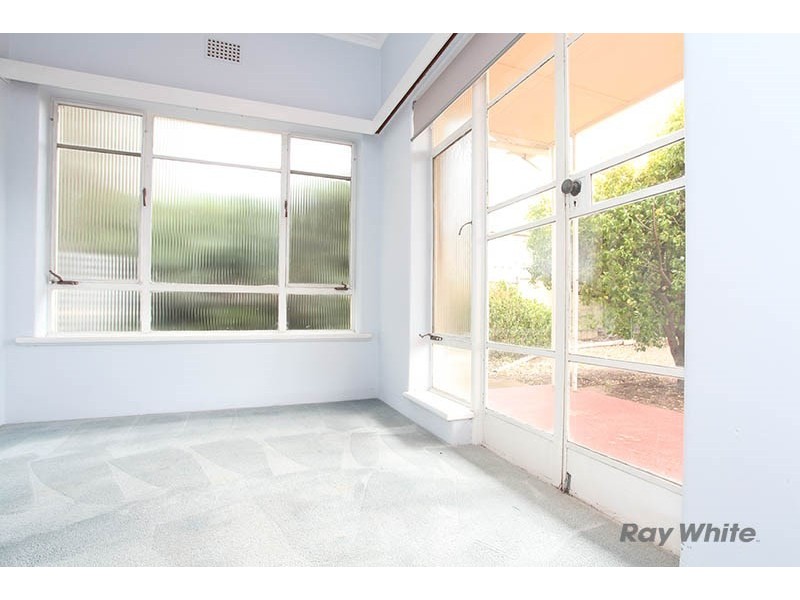 8 Sabine Street, Clare SA 5453