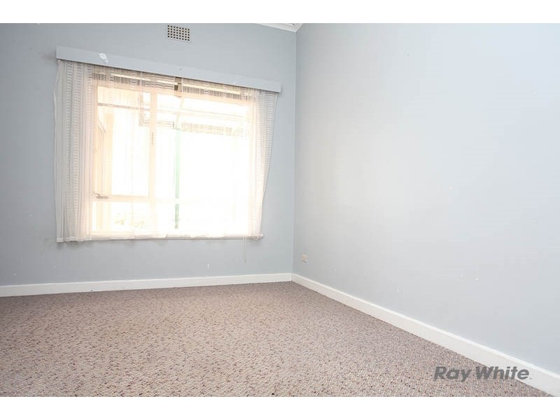 8 Sabine Street, Clare SA 5453