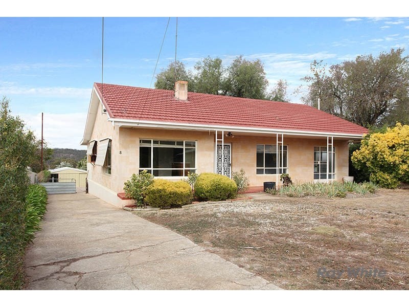 8 Sabine Street, Clare SA 5453