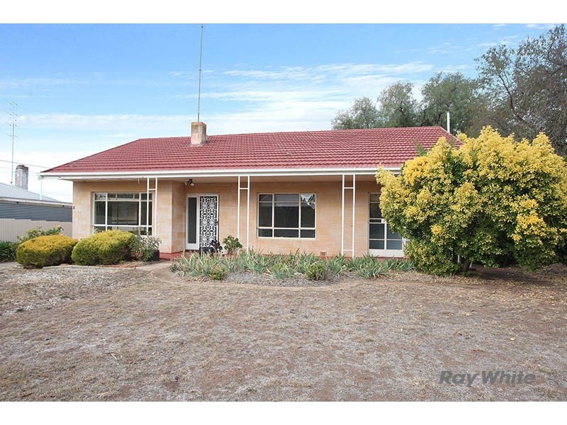 8 Sabine Street, Clare SA 5453
