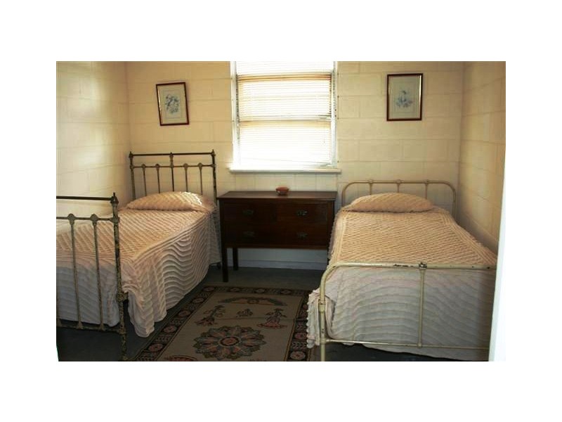 4 Mottled Cove Road, Port Neill SA 5604