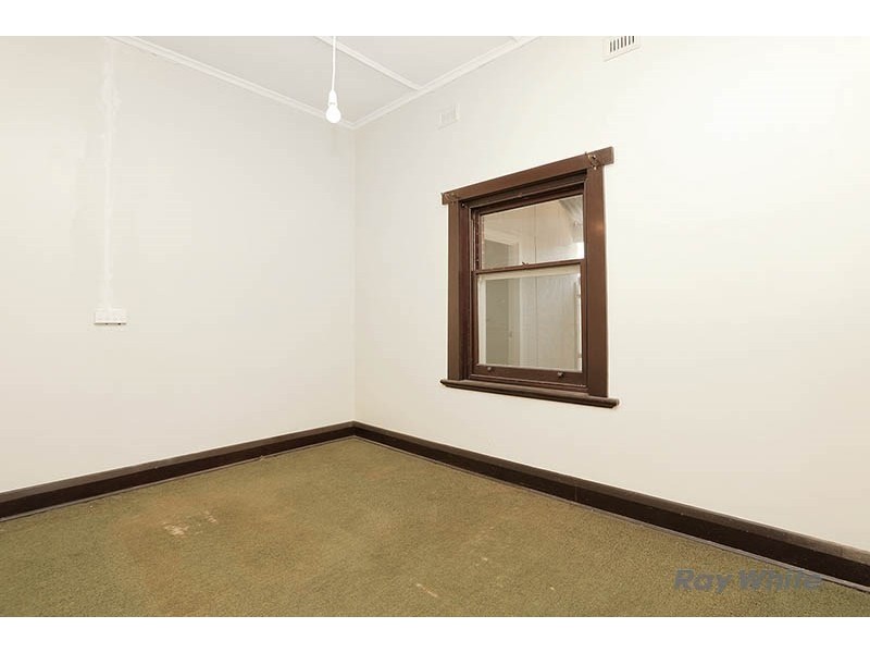 10 Agnes Street, Clare SA 5453